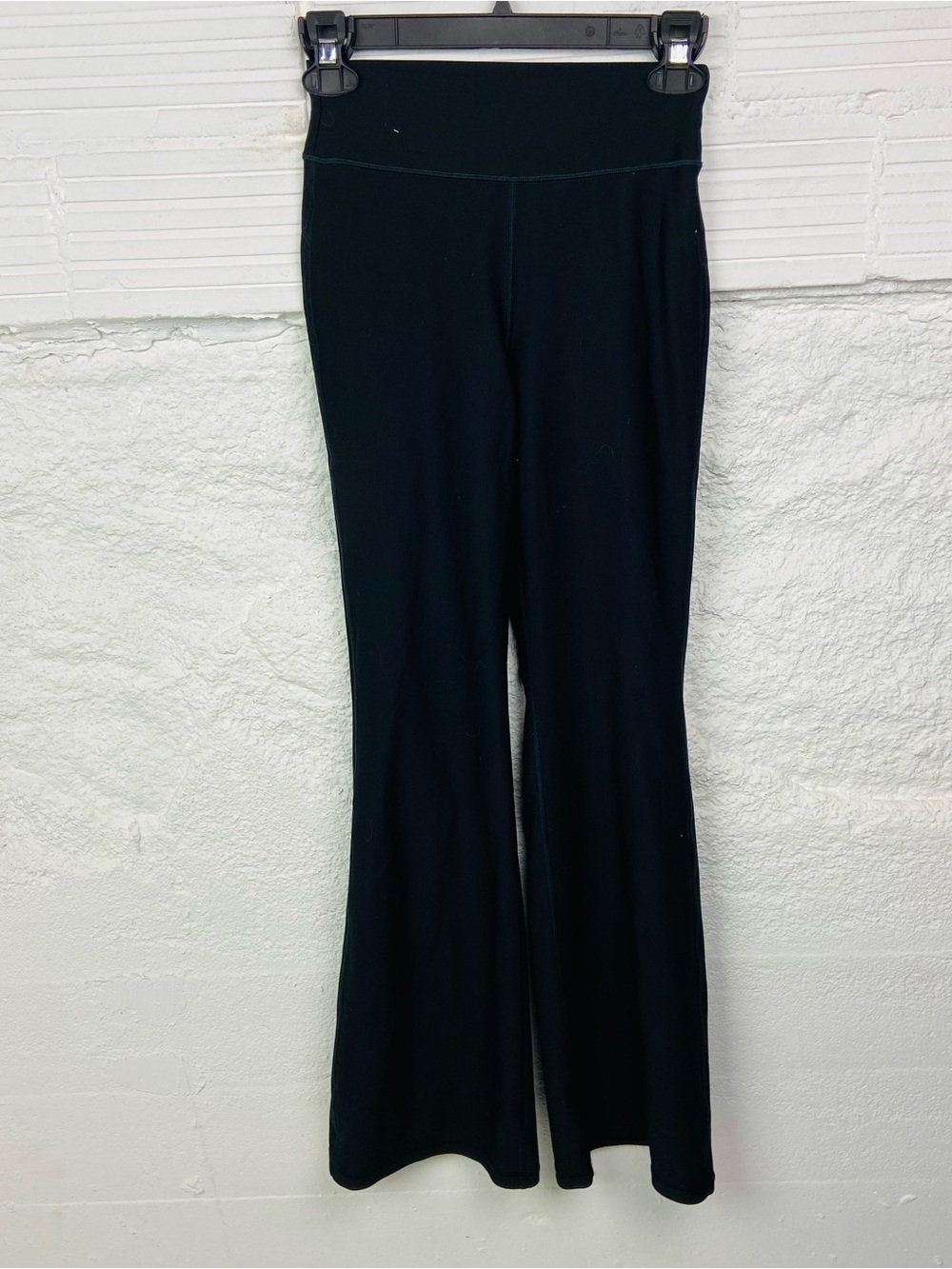 Old navy active power soft extra high rise flare go dry Black Yoga Pants SZ XS